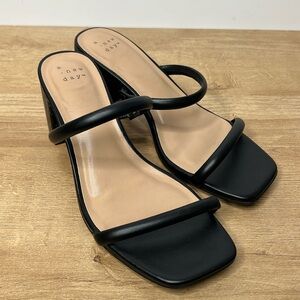 Black 90's Square Toe Double Strap Block Heel Sandals Rachael A New Day size 6.5